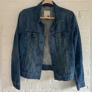 Women’s Blue Denim Jacket - Classic Casual Trucker